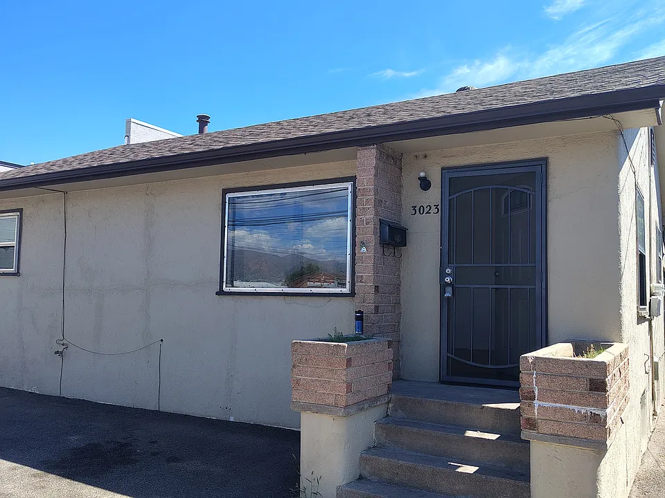 3023 N El Paso St