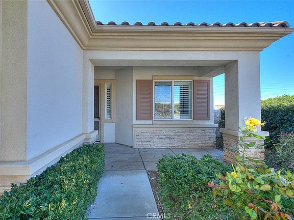 4th image of 883 Eastlake Rd