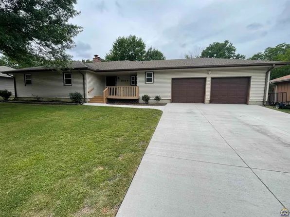 1033 Harcourt Dr, Emporia, KS 66801