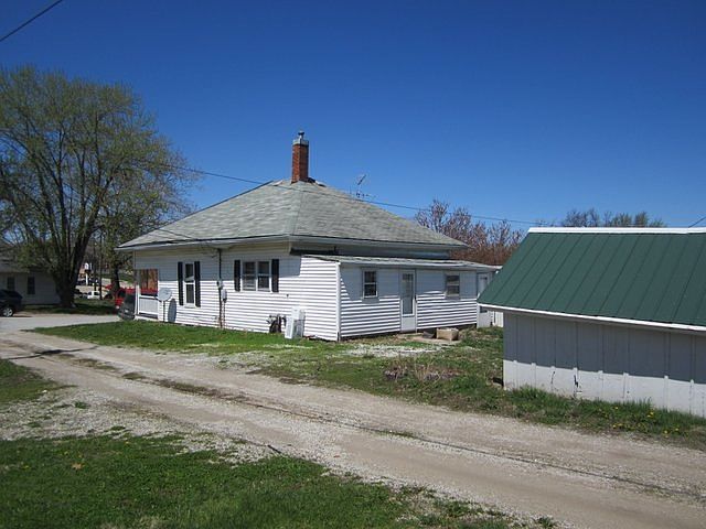 2nd image of 118 N Main St