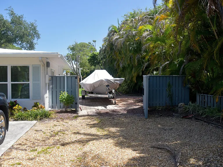 219 Old Jupiter Beach Rd — Photo 2