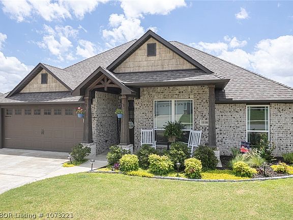 3rd image of 1118 Delta Dr