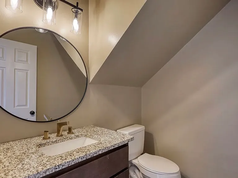 2111 Highland Club Dr SE — Photo 13
