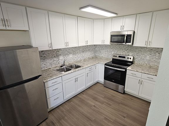 1 Bedroom 1 Bathroom - Kitchen