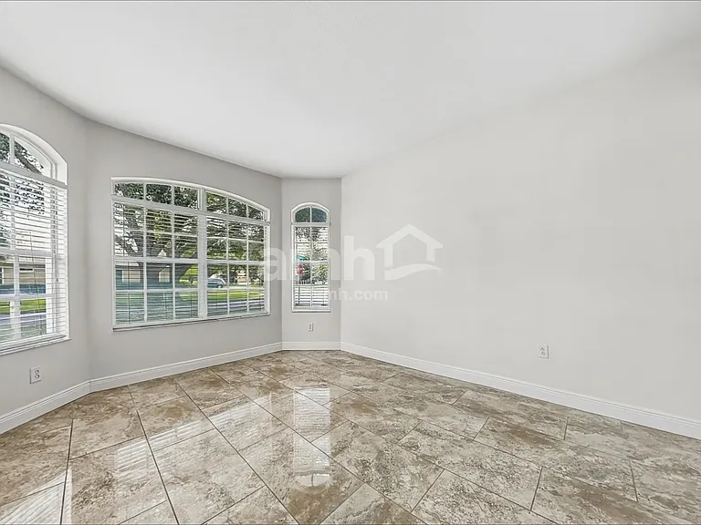 802 Lesa Glen Pl — Photo 11