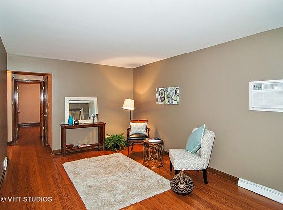 3rd image of 825 Lathrop Ave