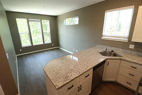 488 Strand Ave SE #200 Photo 1