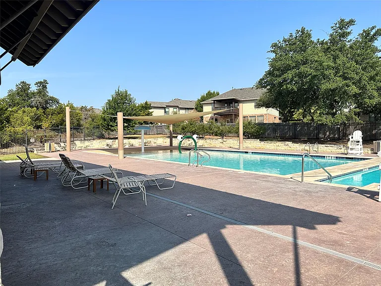 213 Southern Cross Dr — Photo 37