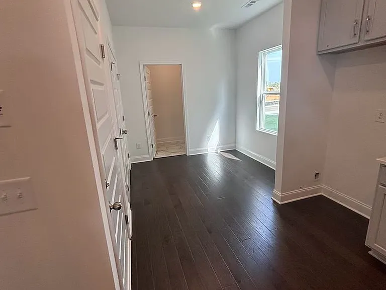 977 Nance Ln — Photo 22