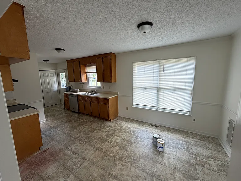 189 Hillcrest Dr — Photo 11
