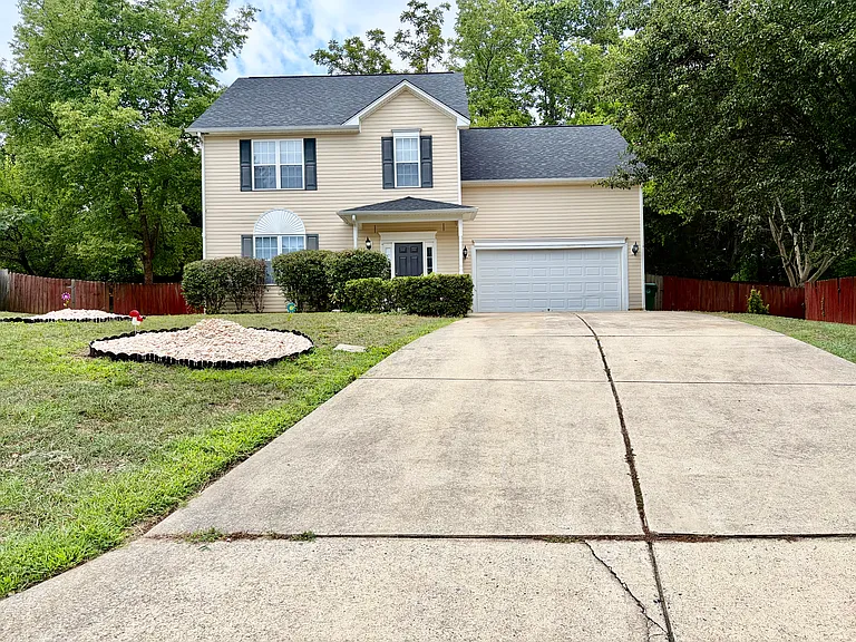 3935 Blairwood St — Photo 27