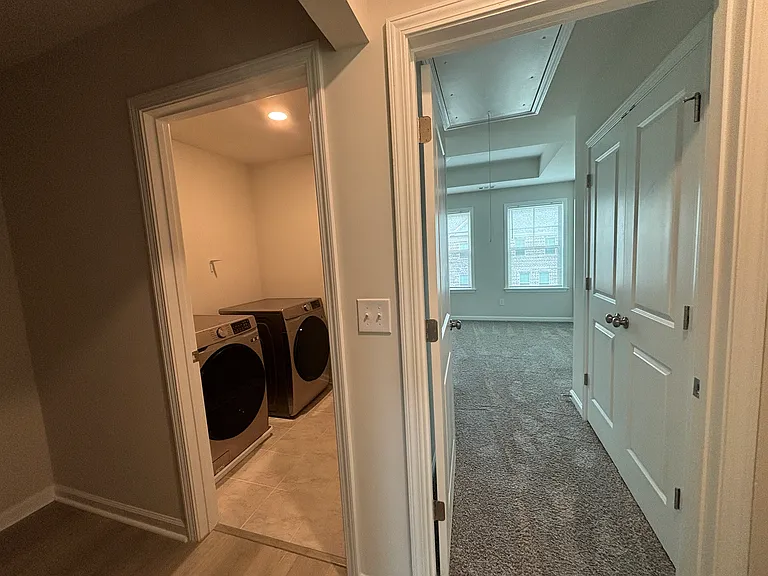 3735 Davis Cir — Photo 22