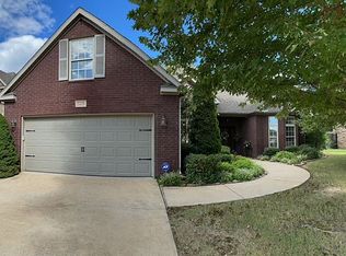 5411 S Fireplace Dr, Rogers, AR 72758
