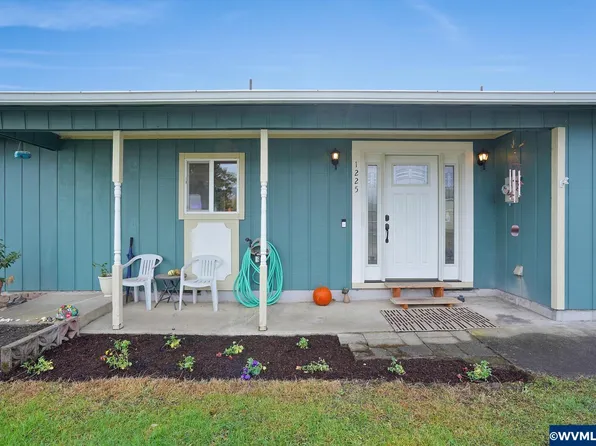 1225 Hemlock Loop, Independence, OR 97351