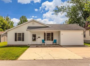 905 N Granite St, Marion, IL 62959