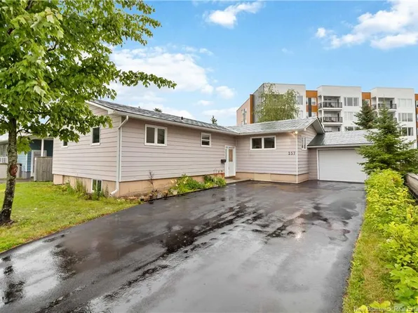 257 Reade St, Moncton, NB E1C 6S9