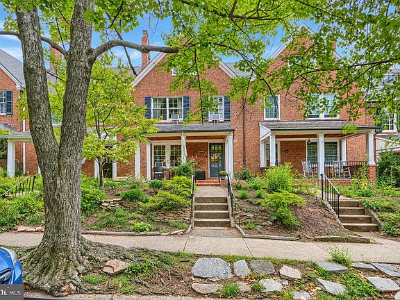 3rd image of 3409 Oakenshaw Pl