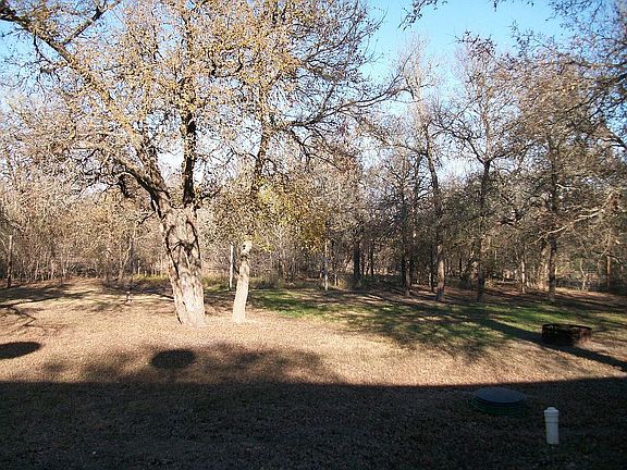 3rd image of 207 Oak Arbor Trl