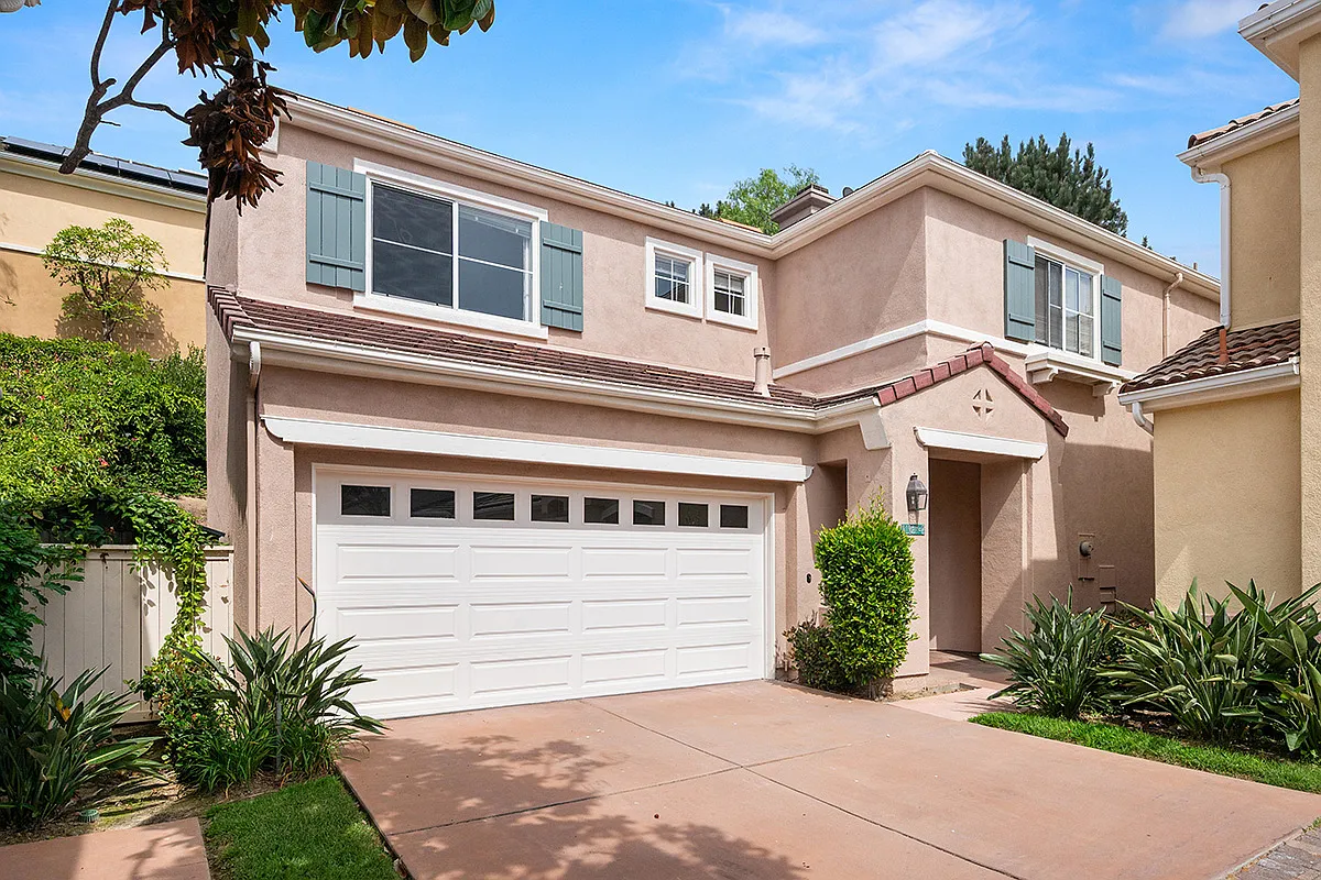 3 bed, 2.5 bath, 1628 sqft, $5,250 — Photo 1