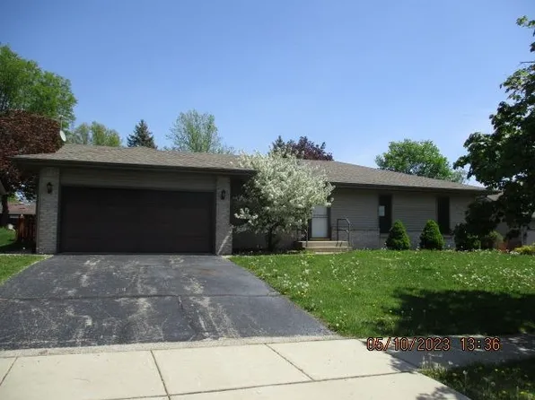 3521 Merriott Dr, Rockford, IL 61101