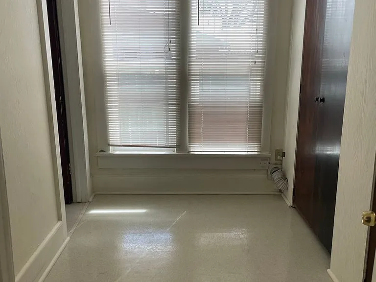 401 E Arbecam Ave — Photo 6
