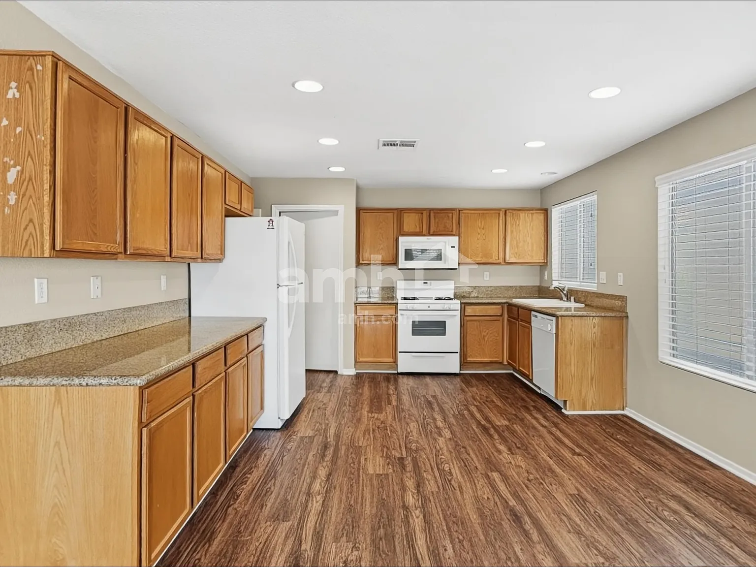 3 bed, 2.5 bath, 1794 sqft, $2,250 — Photo 3