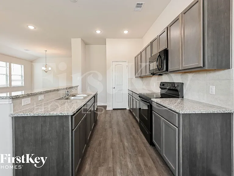14775 Country Club Dr — Photo 6