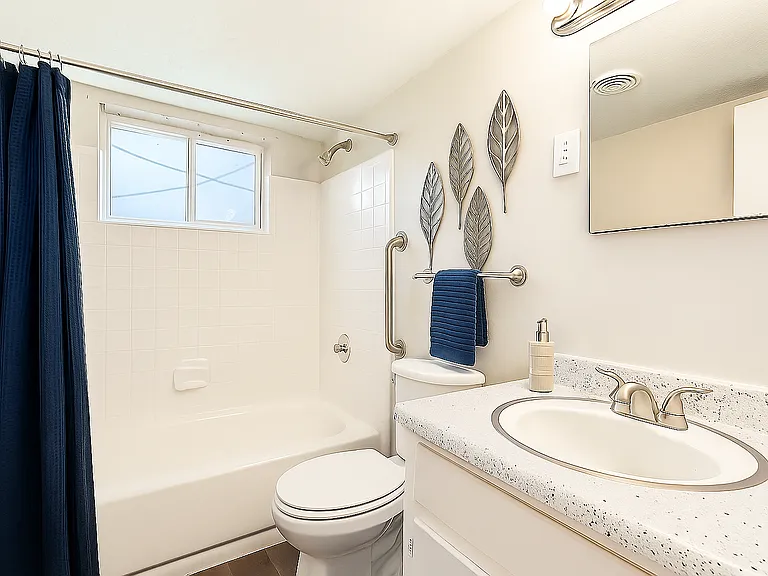 2BR Unit Senior Friendly toilet and bath (The Victorian)