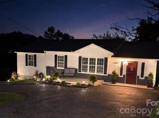 303 Hunter St, Burnsville, NC 28714