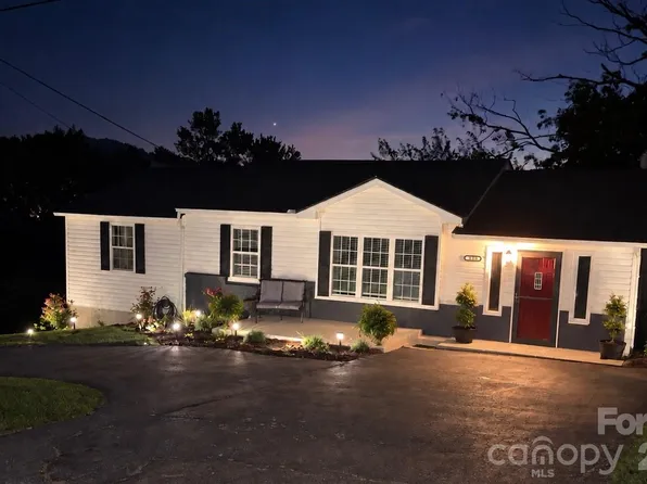 303 Hunter St, Burnsville, NC 28714