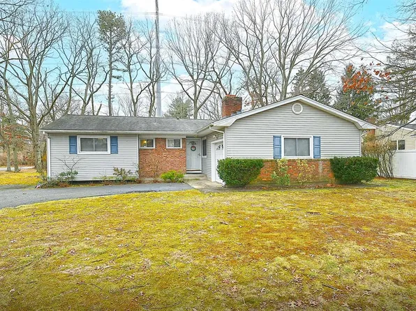 2 Butterfly Drive, Hauppauge, NY 11788