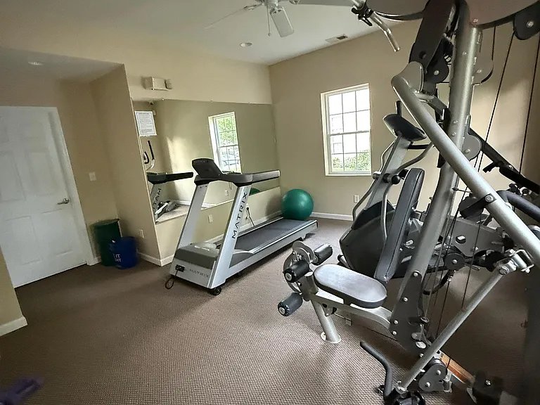 327 Daniels Dr — Photo 13