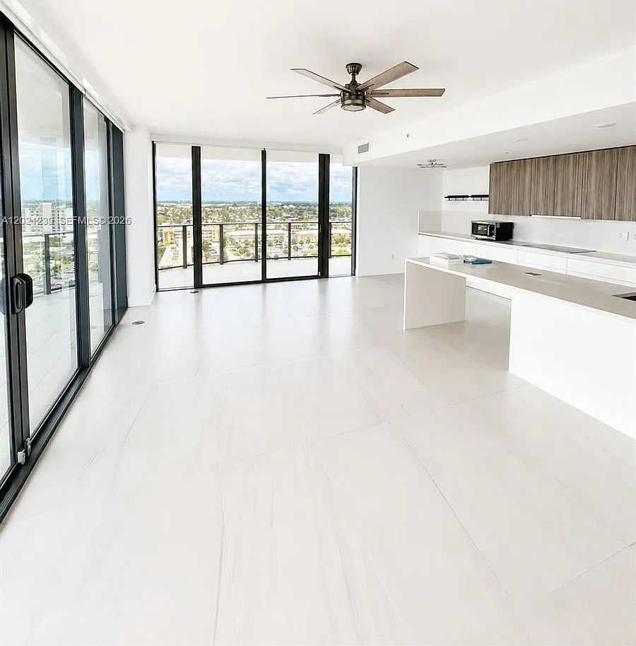 Sabbia Beach Condo — Photo 3