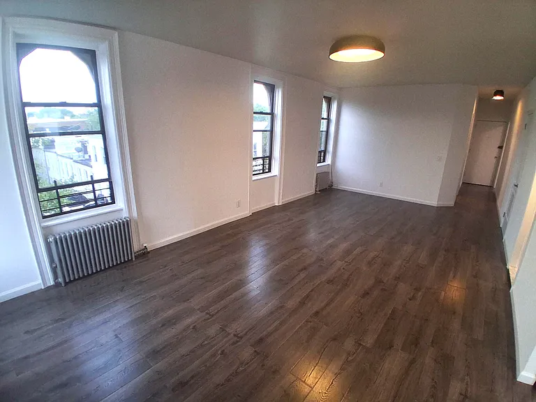 531 16th St #5 — Photo 2