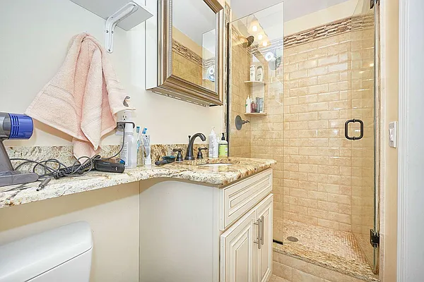 Rented by Keller Williams NYC | media 22