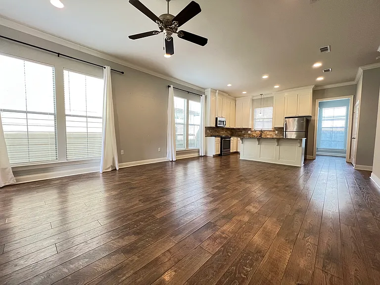 8027 Seville ct-01_12072022