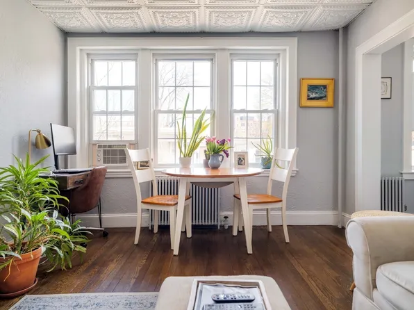 90 Kilsyth Rd, Brighton, MA