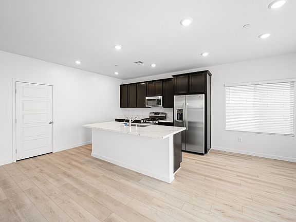 5 web or mls Lennar 3339 DANCING WATERS ST 5