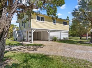 1717 Atlanta Plaza Dr, Sanibel, FL 33957