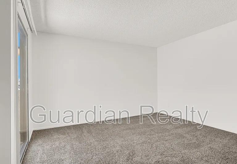 2639 Jacyra Ave — Photo 18