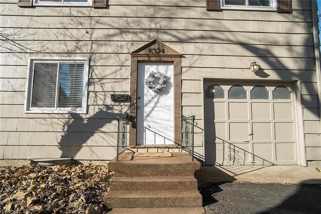 8324 Hemlock St — Photo 1