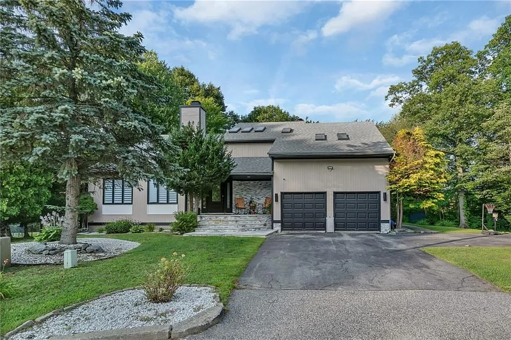 4 bed, 2.0 bath, 1979 sqft, $3,800 — Photo 1