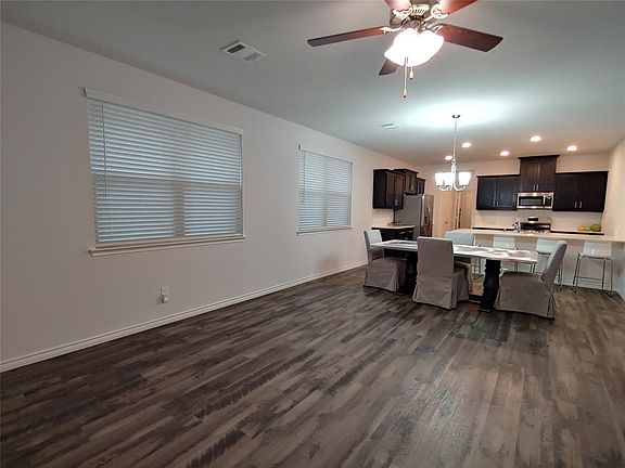 4th image of 2156 Miramar Dr