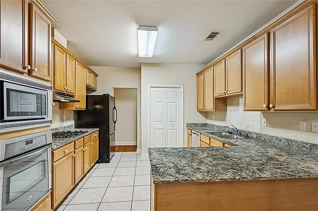 1204 Belair Blvd — Photo 5
