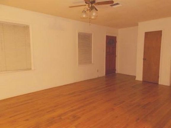 3rd image of 503 Woodlawn Dr