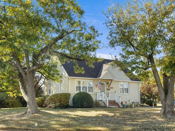 704 Swarthmore Dr, Newark, DE 19711