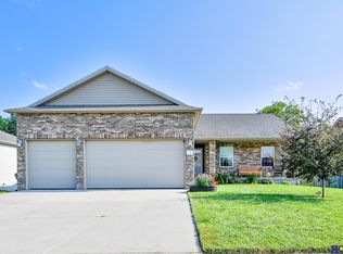 735 Prairie Clover Ln, Bennet, NE 68317