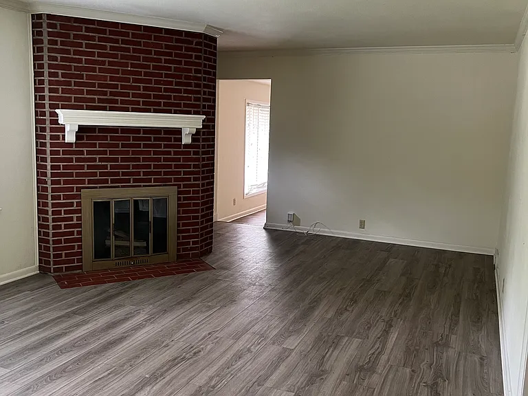 5821 Lowell St — Photo 7