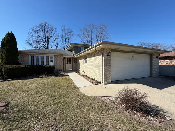 4 Lakewood Ct, Park Forest, IL 60466