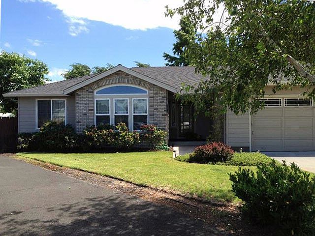 1st image of 334 Silver Creek Dr
